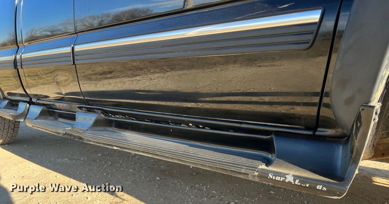 image for item MM9068 2001 Chevrolet Silverado 1500 LT  Ext. Cab pickup truck