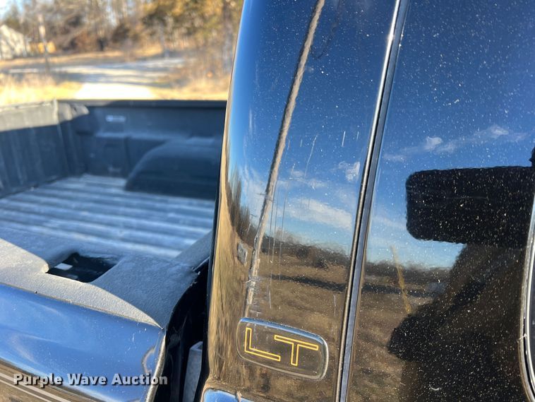 image for item MM9068 2001 Chevrolet Silverado 1500 LT  Ext. Cab pickup truck