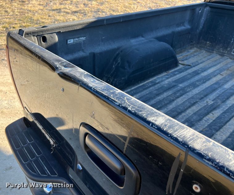 image for item MM9068 2001 Chevrolet Silverado 1500 LT  Ext. Cab pickup truck