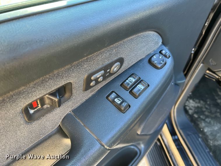 image for item MM9068 2001 Chevrolet Silverado 1500 LT  Ext. Cab pickup truck