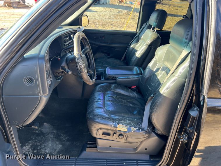 image for item MM9068 2001 Chevrolet Silverado 1500 LT  Ext. Cab pickup truck