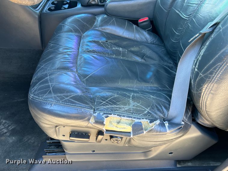 image for item MM9068 2001 Chevrolet Silverado 1500 LT  Ext. Cab pickup truck