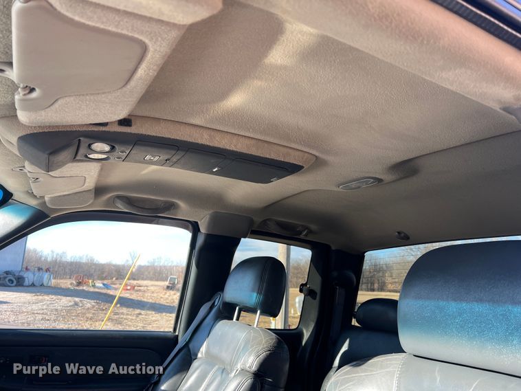 image for item MM9068 2001 Chevrolet Silverado 1500 LT  Ext. Cab pickup truck