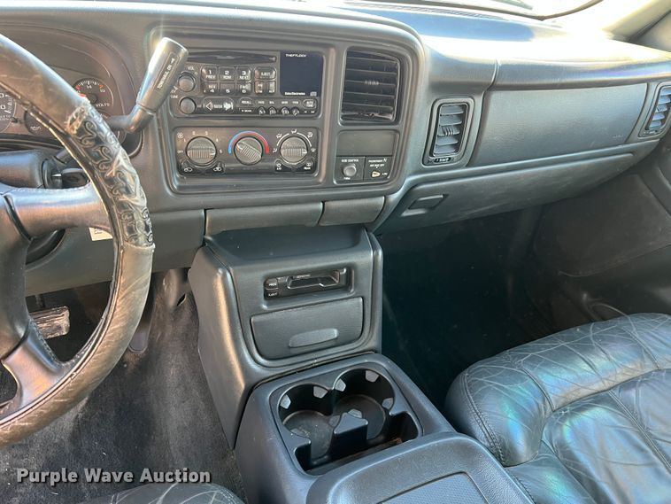 image for item MM9068 2001 Chevrolet Silverado 1500 LT  Ext. Cab pickup truck