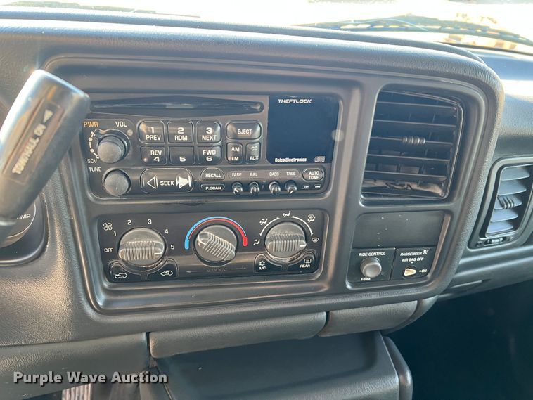 image for item MM9068 2001 Chevrolet Silverado 1500 LT  Ext. Cab pickup truck