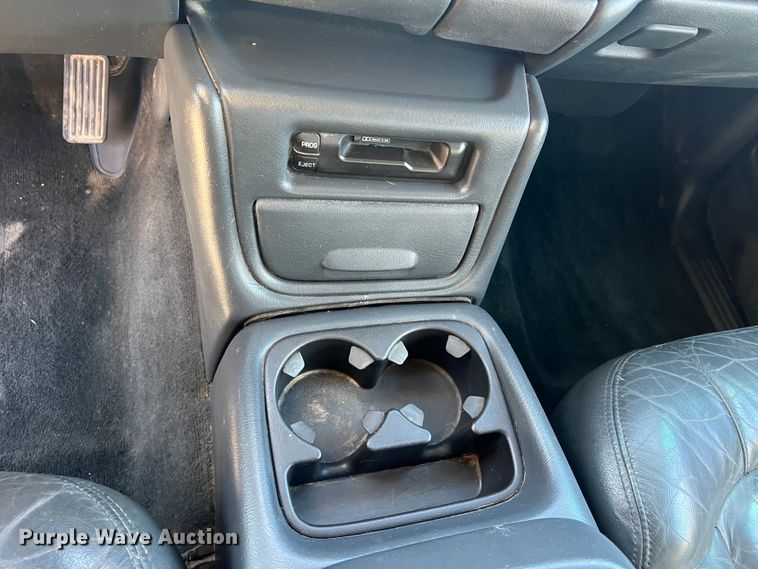 image for item MM9068 2001 Chevrolet Silverado 1500 LT  Ext. Cab pickup truck