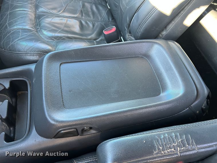 image for item MM9068 2001 Chevrolet Silverado 1500 LT  Ext. Cab pickup truck