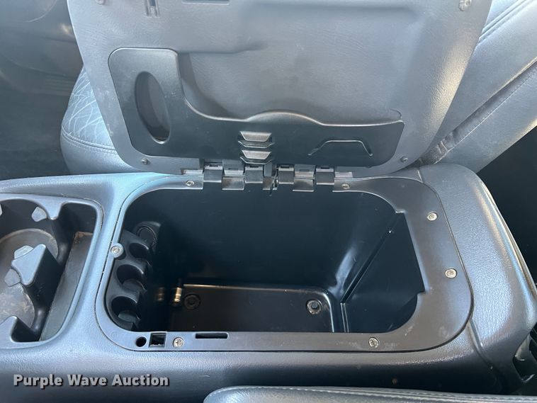 image for item MM9068 2001 Chevrolet Silverado 1500 LT  Ext. Cab pickup truck