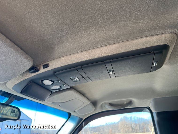 image for item MM9068 2001 Chevrolet Silverado 1500 LT  Ext. Cab pickup truck