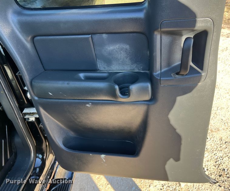 image for item MM9068 2001 Chevrolet Silverado 1500 LT  Ext. Cab pickup truck