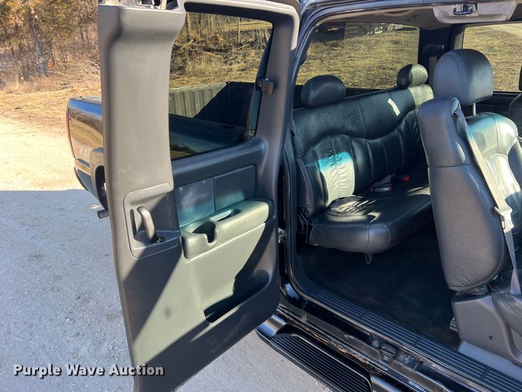 image for item MM9068 2001 Chevrolet Silverado 1500 LT  Ext. Cab pickup truck