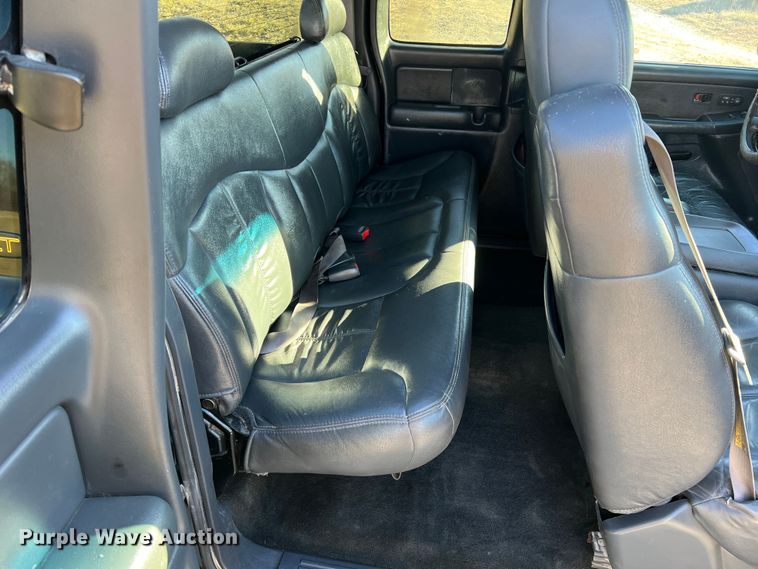 image for item MM9068 2001 Chevrolet Silverado 1500 LT  Ext. Cab pickup truck