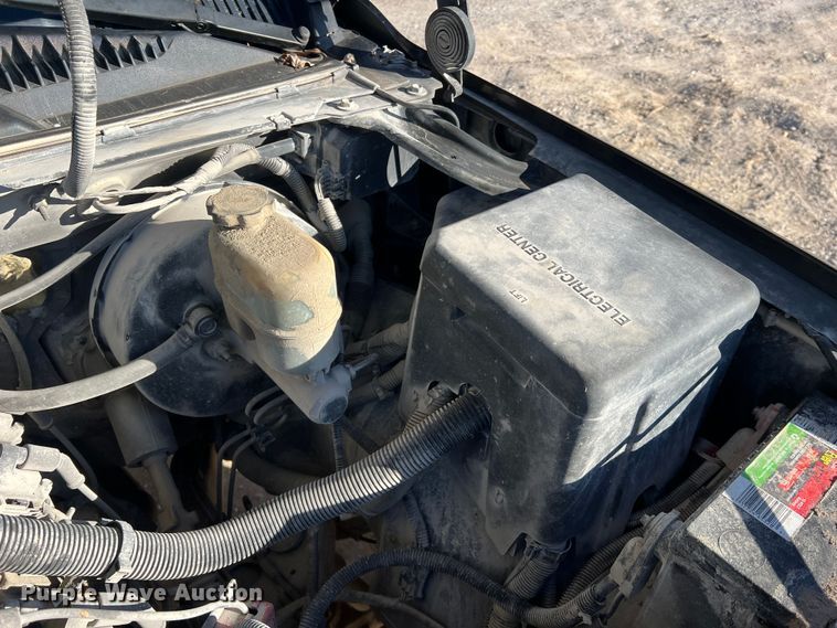 image for item MM9068 2001 Chevrolet Silverado 1500 LT  Ext. Cab pickup truck