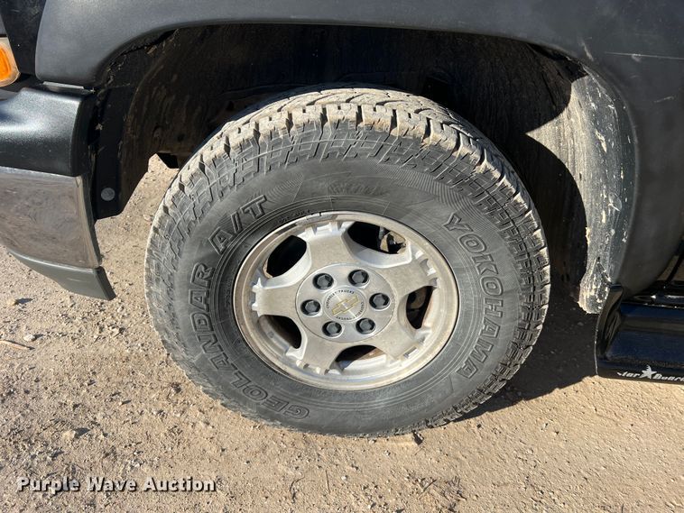 image for item MM9068 2001 Chevrolet Silverado 1500 LT  Ext. Cab pickup truck