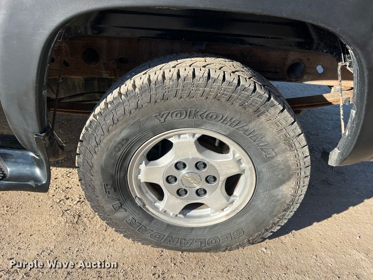 image for item MM9068 2001 Chevrolet Silverado 1500 LT  Ext. Cab pickup truck