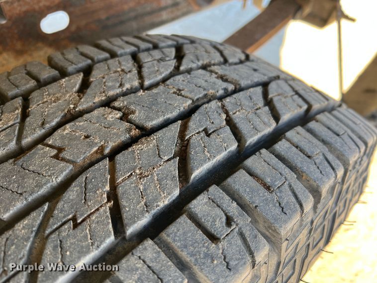 image for item MM9068 2001 Chevrolet Silverado 1500 LT  Ext. Cab pickup truck