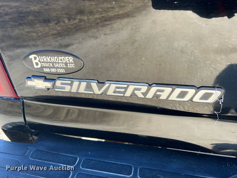 image for item MM9068 2001 Chevrolet Silverado 1500 LT  Ext. Cab pickup truck