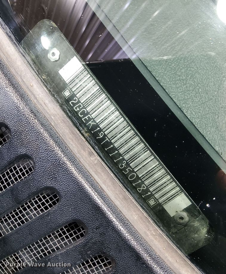 image for item MM9068 2001 Chevrolet Silverado 1500 LT  Ext. Cab pickup truck