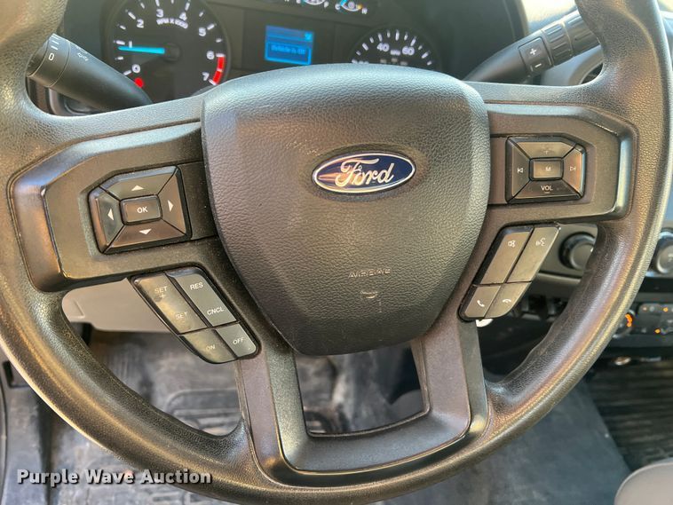 image for item MM9073 2019 Ford F350 Super Duty XL  Crew Cab pickup truck