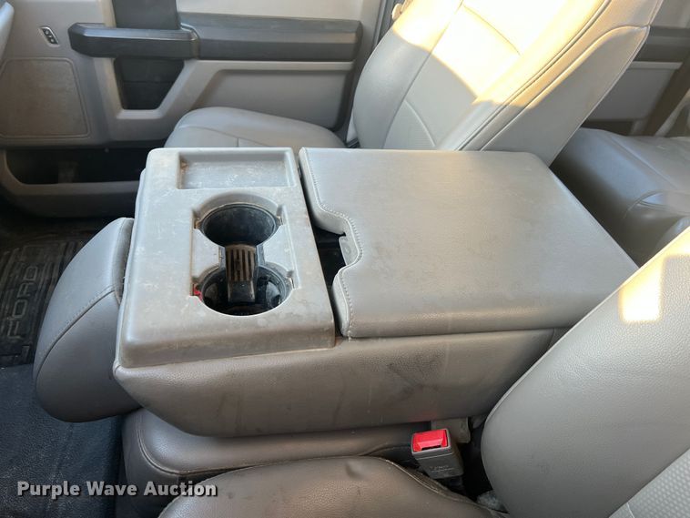 image for item MM9073 2019 Ford F350 Super Duty XL  Crew Cab pickup truck