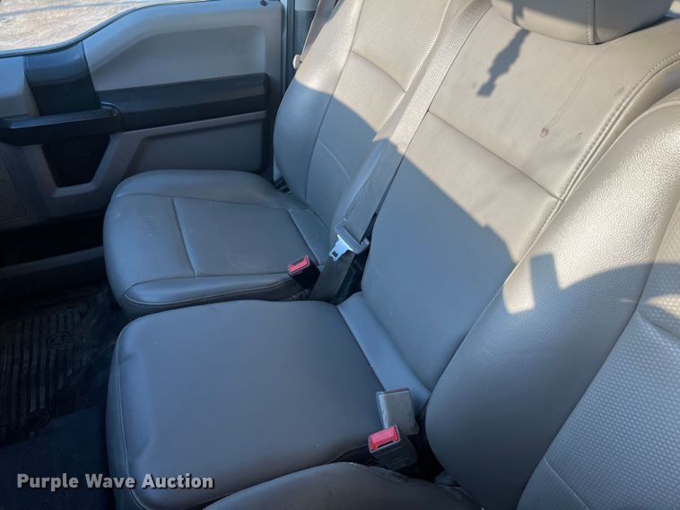 image for item MM9073 2019 Ford F350 Super Duty XL  Crew Cab pickup truck