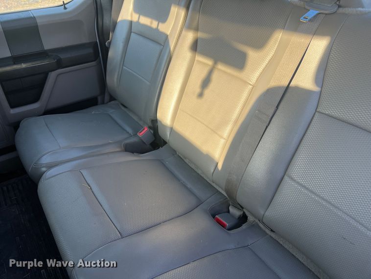 image for item MM9073 2019 Ford F350 Super Duty XL  Crew Cab pickup truck