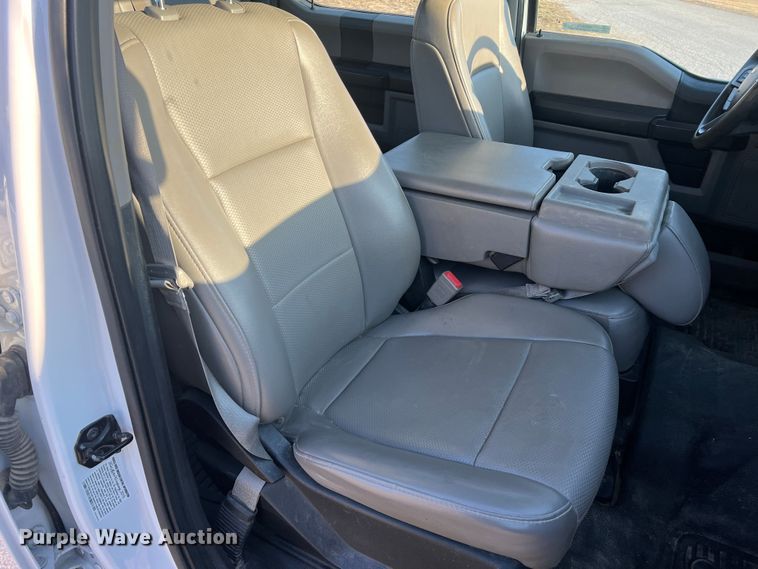 image for item MM9073 2019 Ford F350 Super Duty XL  Crew Cab pickup truck