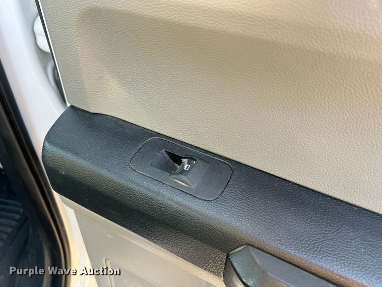 image for item MM9073 2019 Ford F350 Super Duty XL  Crew Cab pickup truck