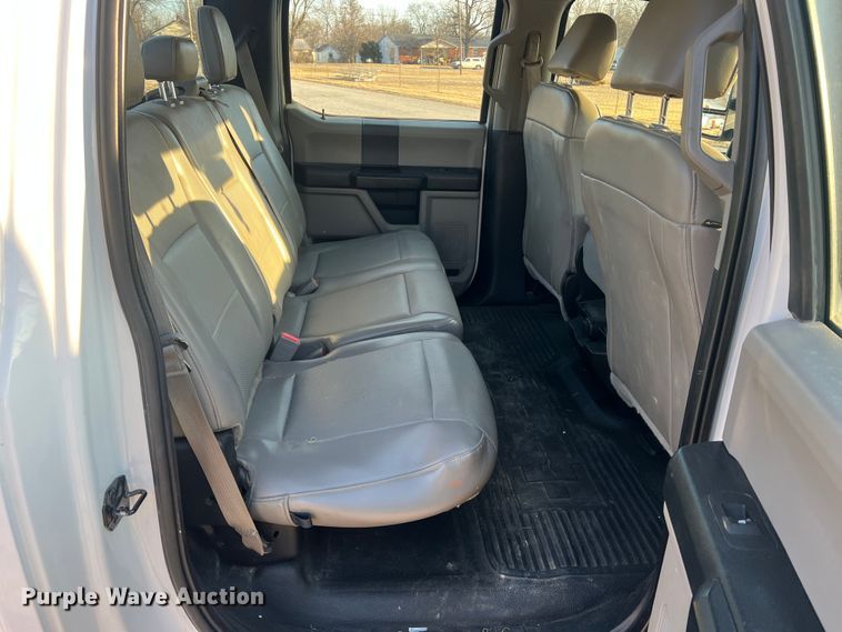 image for item MM9073 2019 Ford F350 Super Duty XL  Crew Cab pickup truck