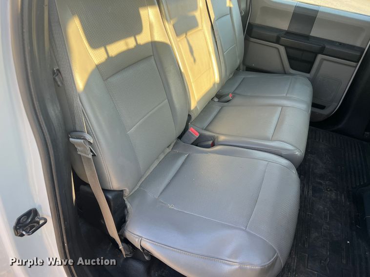 image for item MM9073 2019 Ford F350 Super Duty XL  Crew Cab pickup truck