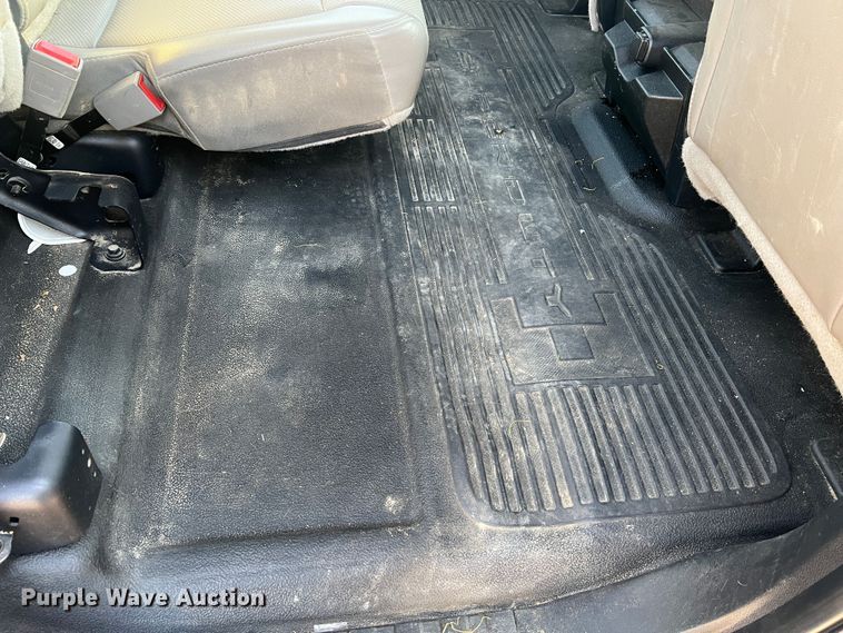 image for item MM9073 2019 Ford F350 Super Duty XL  Crew Cab pickup truck