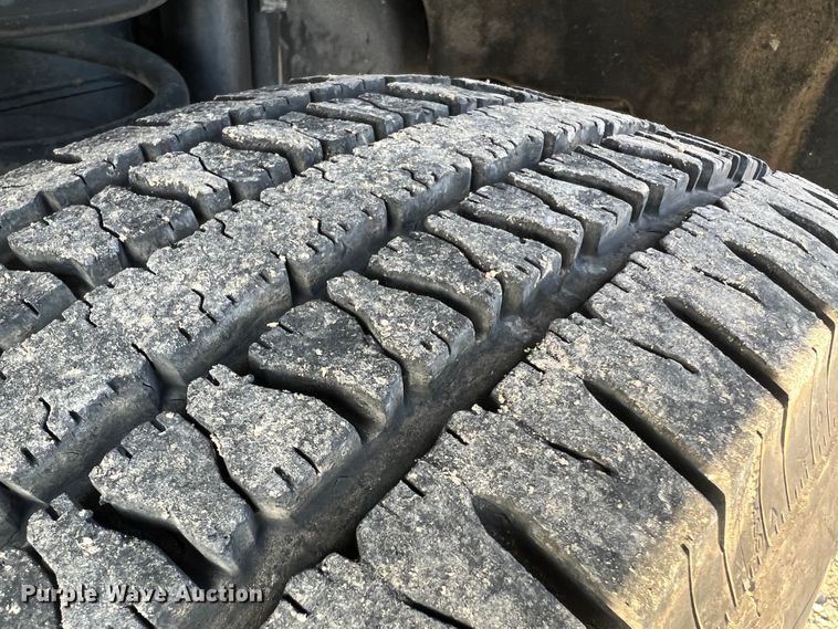 image for item MM9073 2019 Ford F350 Super Duty XL  Crew Cab pickup truck