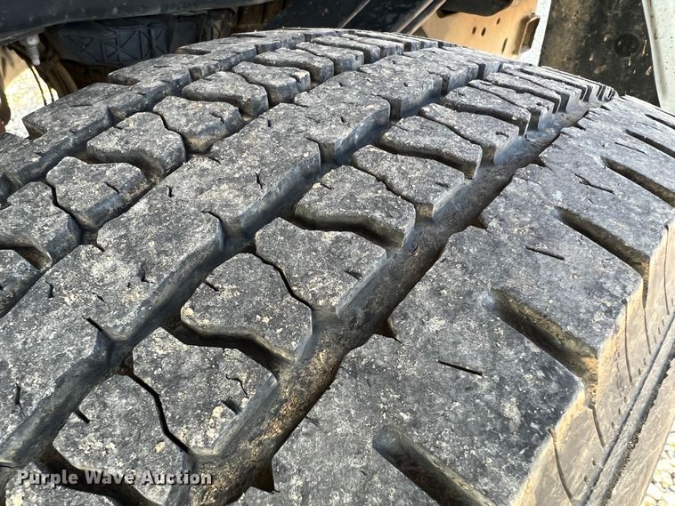 image for item MM9073 2019 Ford F350 Super Duty XL  Crew Cab pickup truck