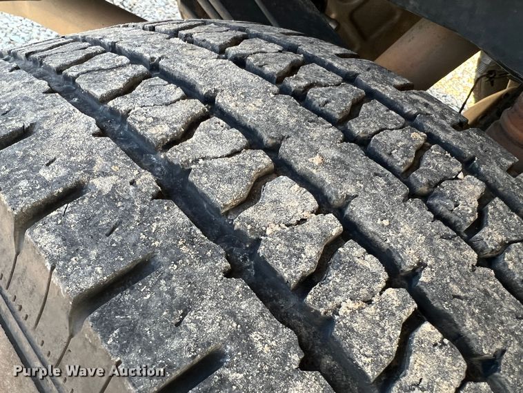 image for item MM9073 2019 Ford F350 Super Duty XL  Crew Cab pickup truck