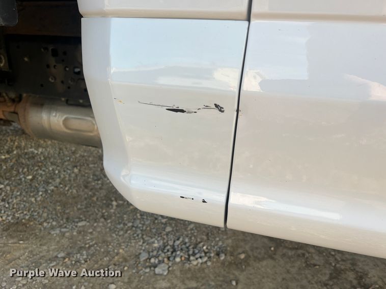 image for item MM9074 2019 Ford F350 Super Duty XL  flatbed pickup truck