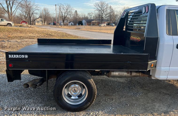 image for item MM9074 2019 Ford F350 Super Duty XL  flatbed pickup truck