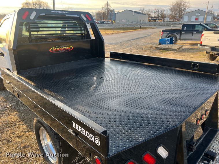 image for item MM9074 2019 Ford F350 Super Duty XL  flatbed pickup truck