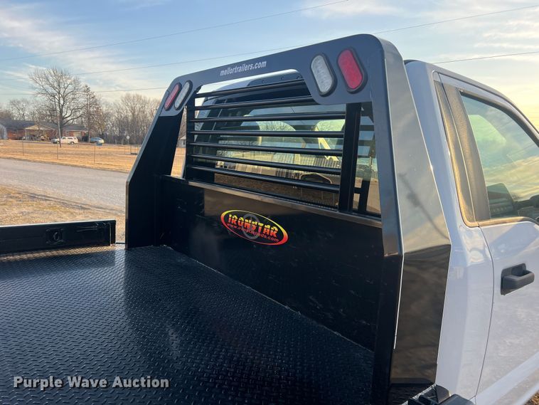 image for item MM9074 2019 Ford F350 Super Duty XL  flatbed pickup truck