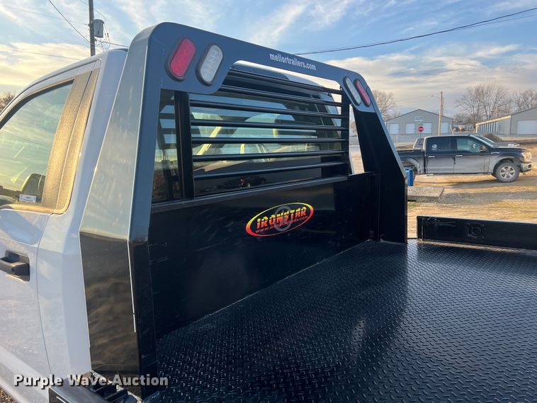 image for item MM9074 2019 Ford F350 Super Duty XL  flatbed pickup truck