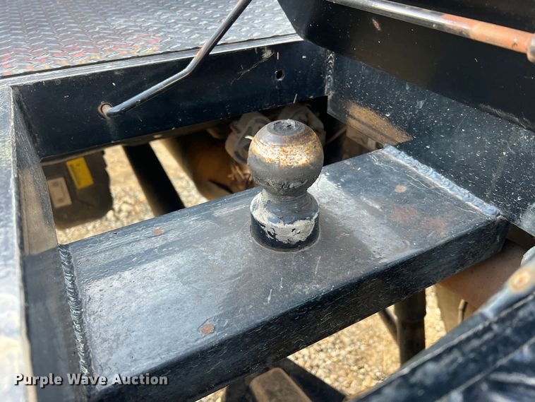 image for item MM9074 2019 Ford F350 Super Duty XL  flatbed pickup truck