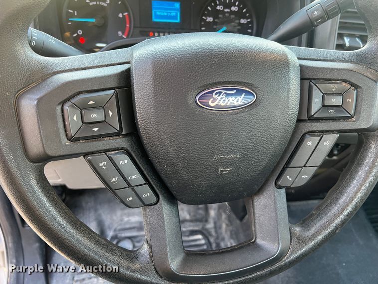 image for item MM9074 2019 Ford F350 Super Duty XL  flatbed pickup truck