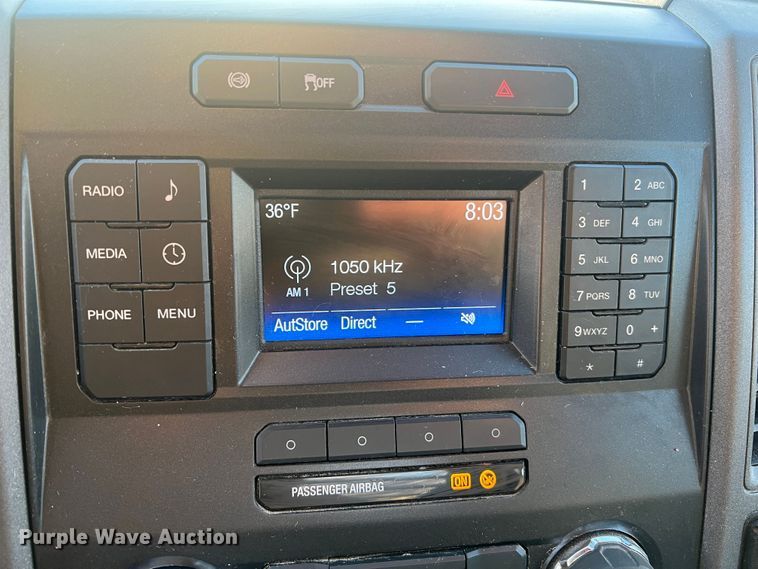 image for item MM9074 2019 Ford F350 Super Duty XL  flatbed pickup truck