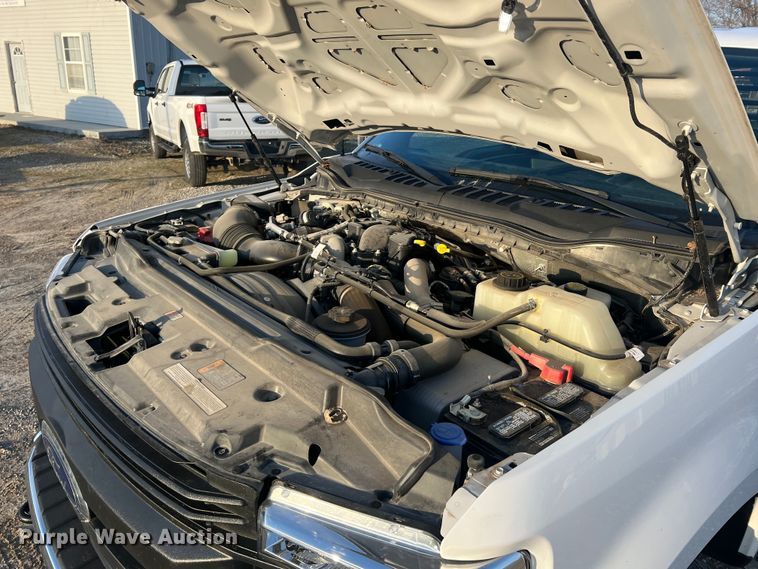 image for item MM9074 2019 Ford F350 Super Duty XL  flatbed pickup truck