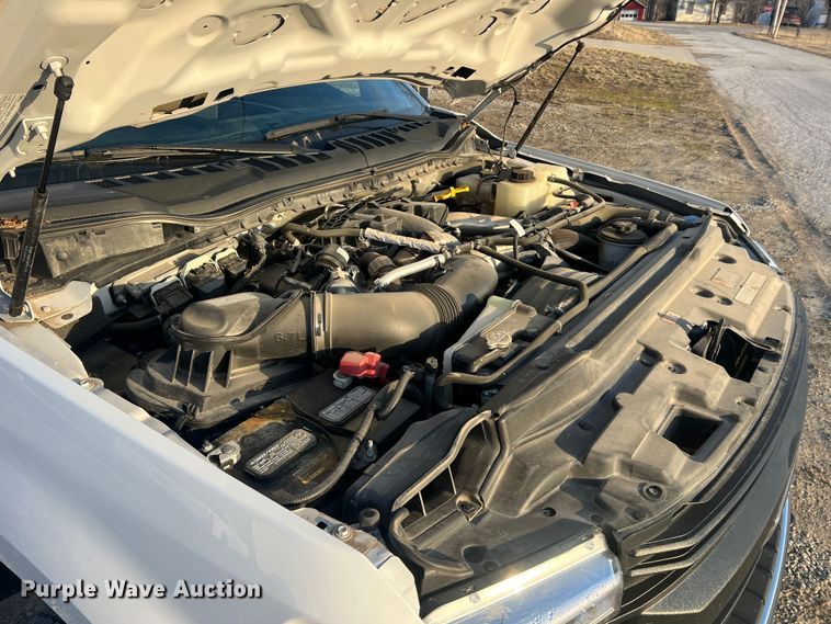 image for item MM9074 2019 Ford F350 Super Duty XL  flatbed pickup truck