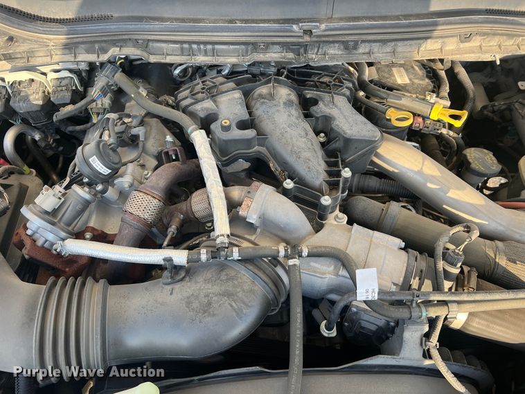 image for item MM9074 2019 Ford F350 Super Duty XL  flatbed pickup truck