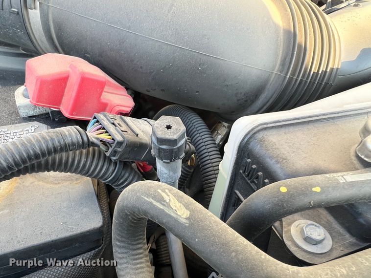 image for item MM9074 2019 Ford F350 Super Duty XL  flatbed pickup truck