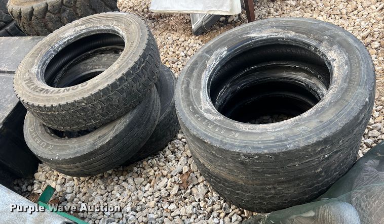 image for item MM9079 (6) 225/70R19.5 tires