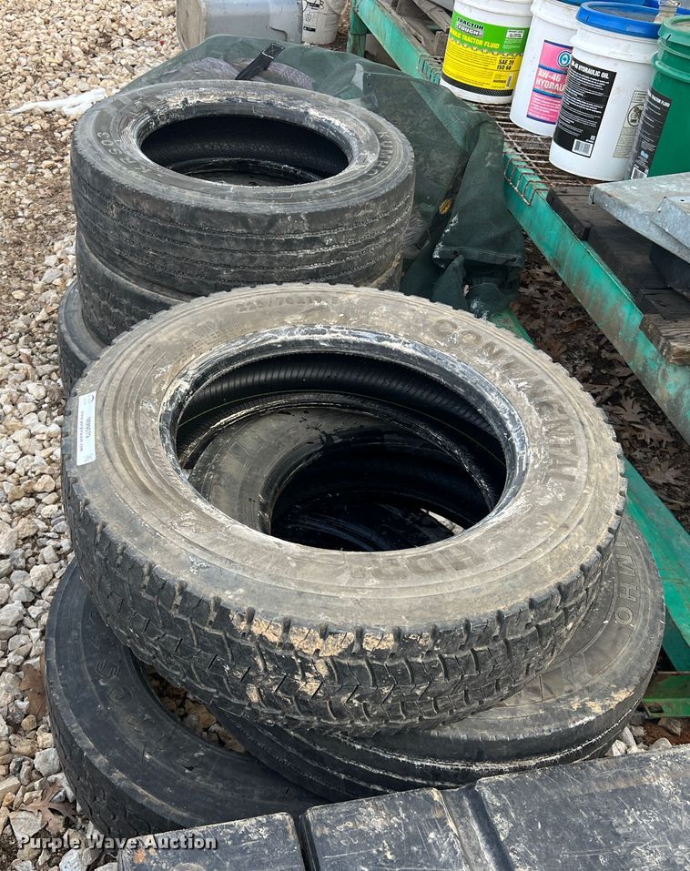 image for item MM9079 (6) 225/70R19.5 tires