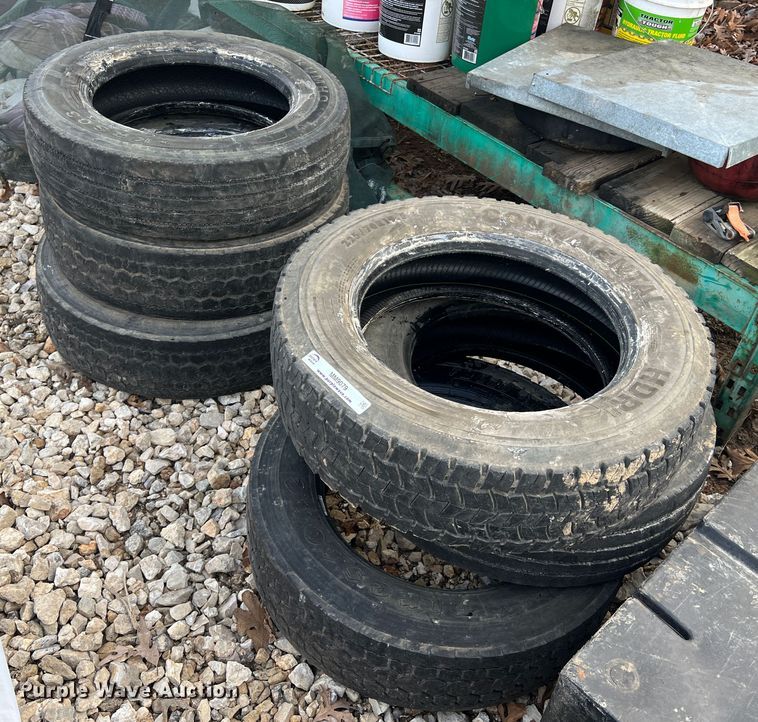 image for item MM9079 (6) 225/70R19.5 tires