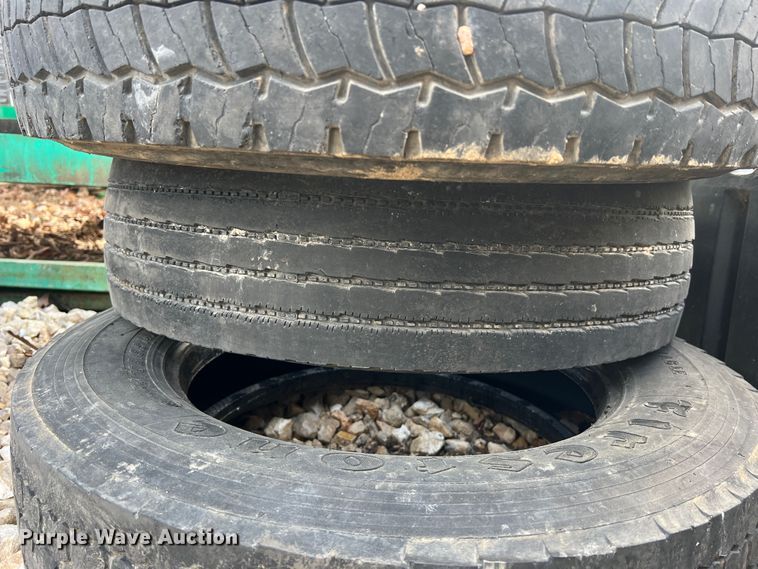 image for item MM9079 (6) 225/70R19.5 tires